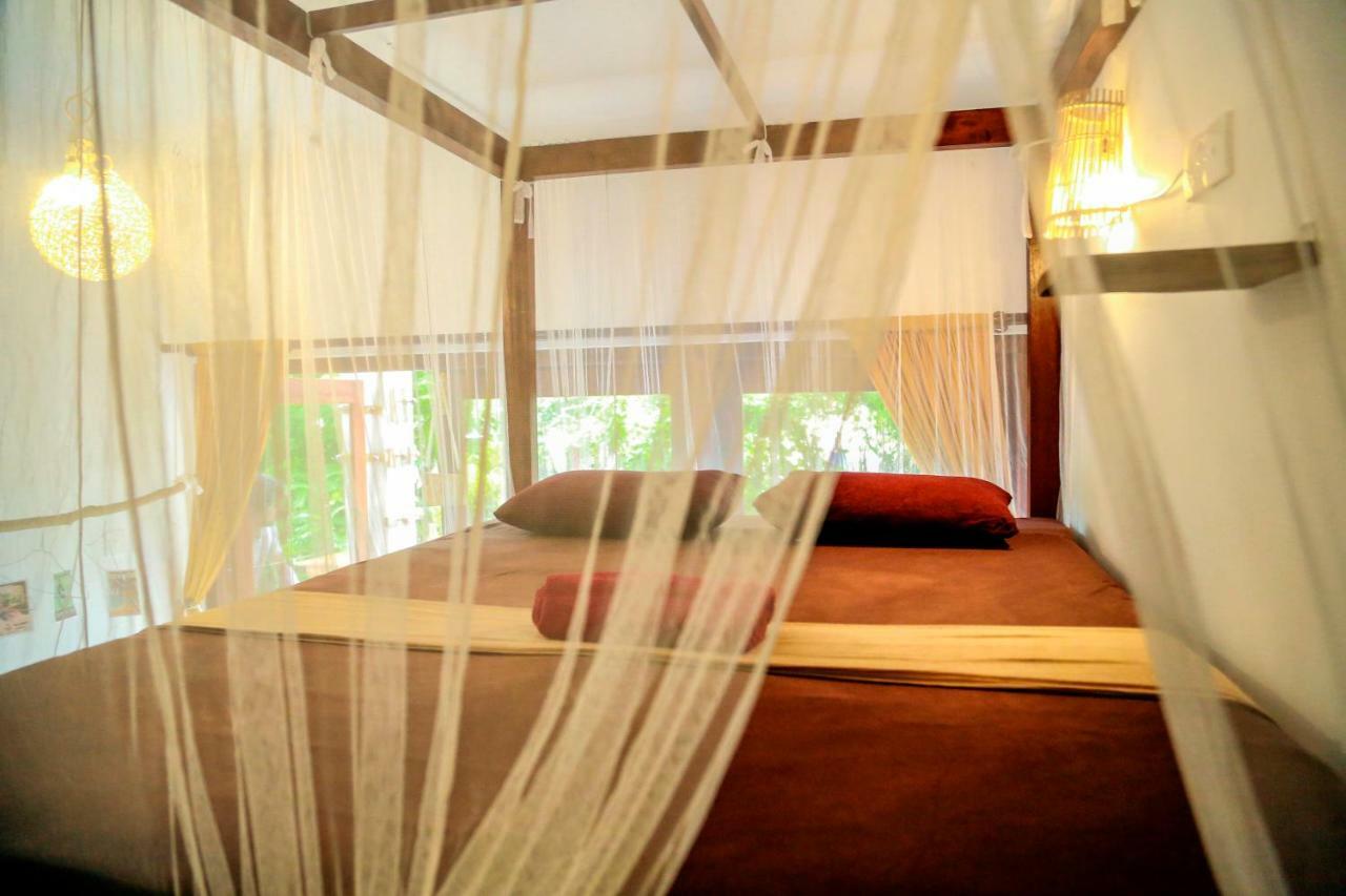 Chez Podi Surf Stay Mirissa Exterior photo