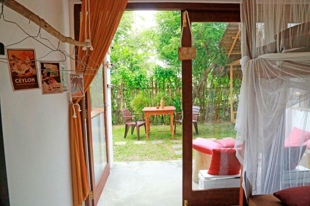 Chez Podi Surf Stay Mirissa Exterior photo
